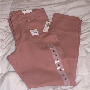 NWT Old Navy Ankle Length Pixie Pants